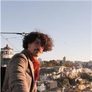 Laureando in Corso di Laurea Magistrale in Scritture e produzioni dello Spettacolo e dei Media , insegnate italiano per stranieri